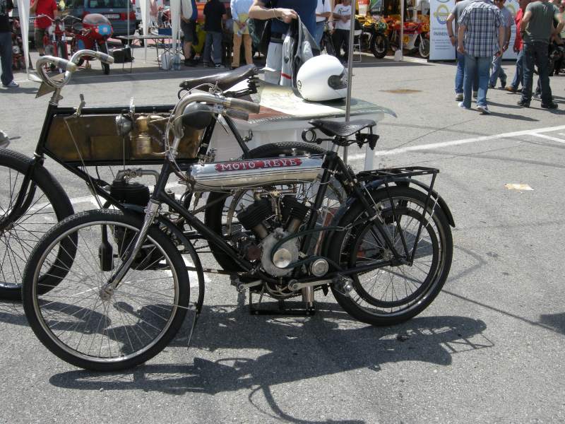 MotoReve 800px.jpg